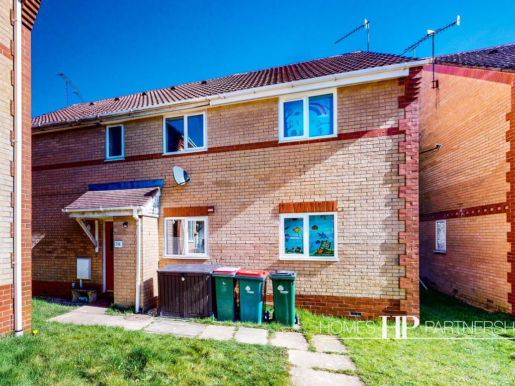2 bed terraced house to rent in Dakin Close, Maidenbower RH10 Zoopla