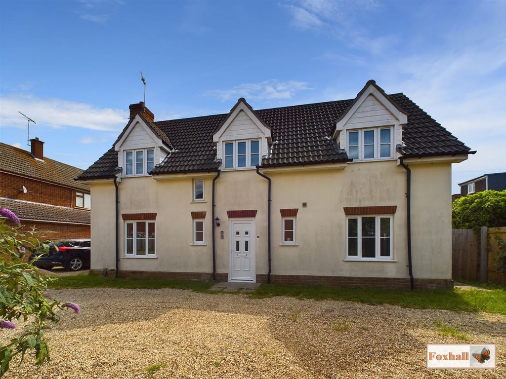 4 bed detached house for sale in Churchill Avenue, Ipswich IP4, £
