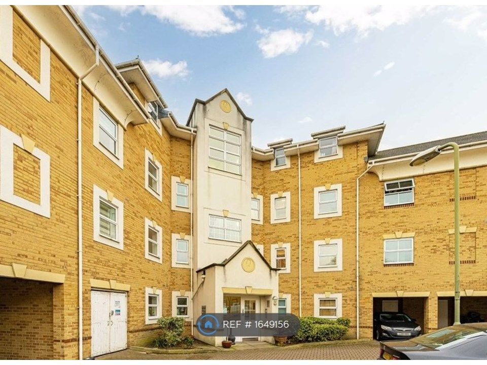 2 bed flat to rent in International Way, SunburyOnThames TW16 Zoopla