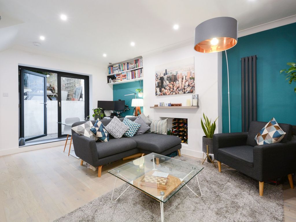 Newington Green Road, London N1