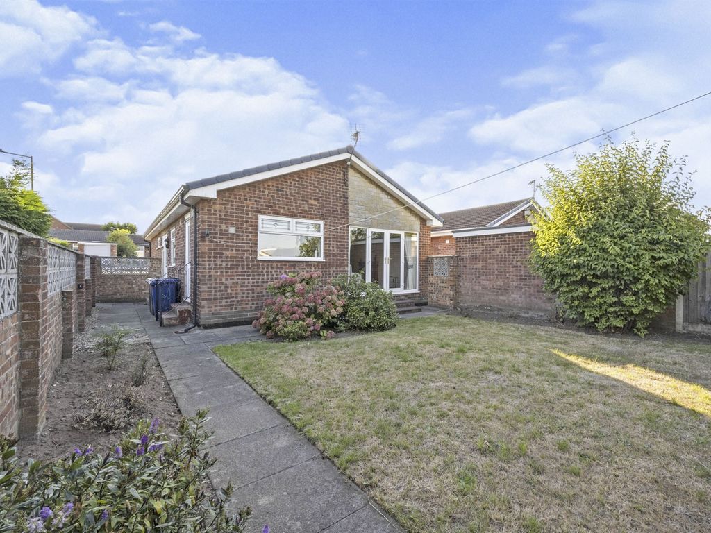 3 bed detached bungalow for sale in The Avenue, Bessacarr, Doncaster