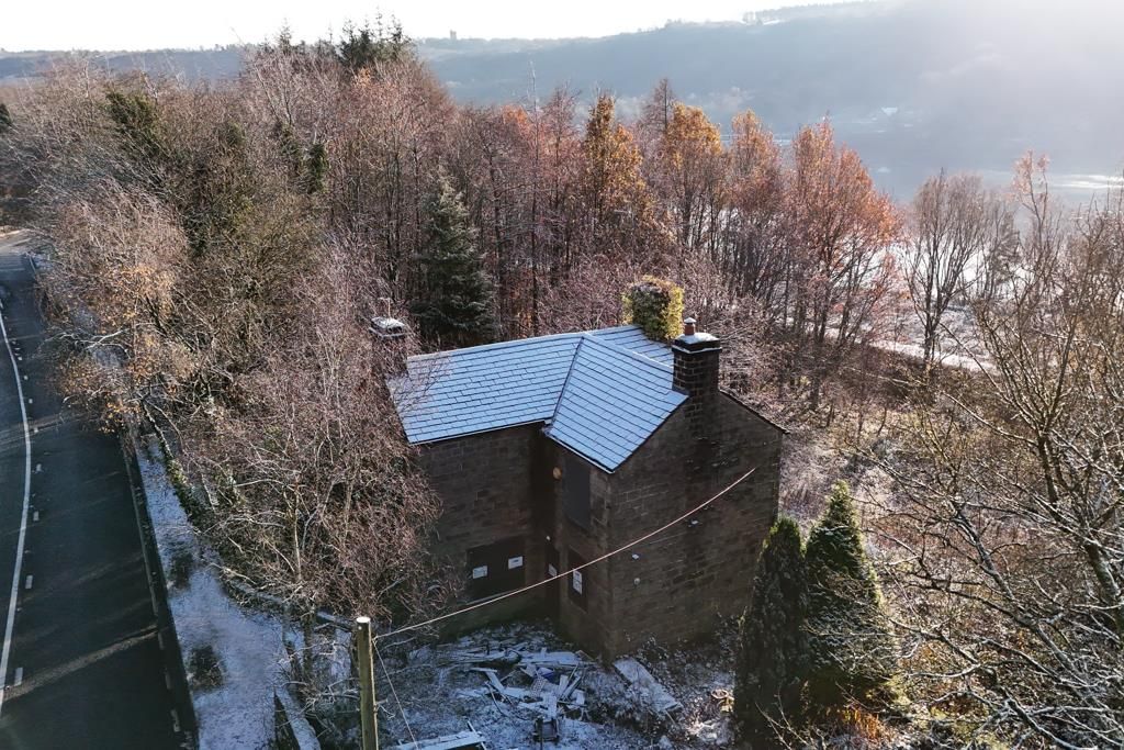 3 bed detached house for sale in Hollow Meadows, Sheffield S6, £395,000