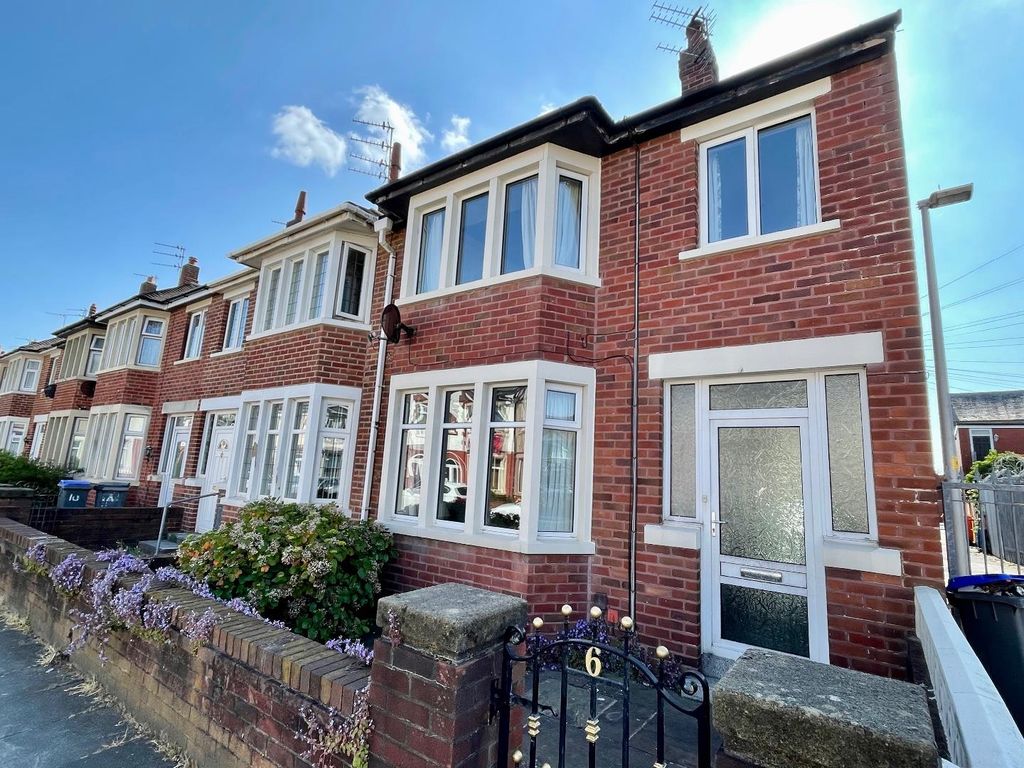3 bed end terrace house to rent in Orchard Avenue, Blackpool FY4 Zoopla