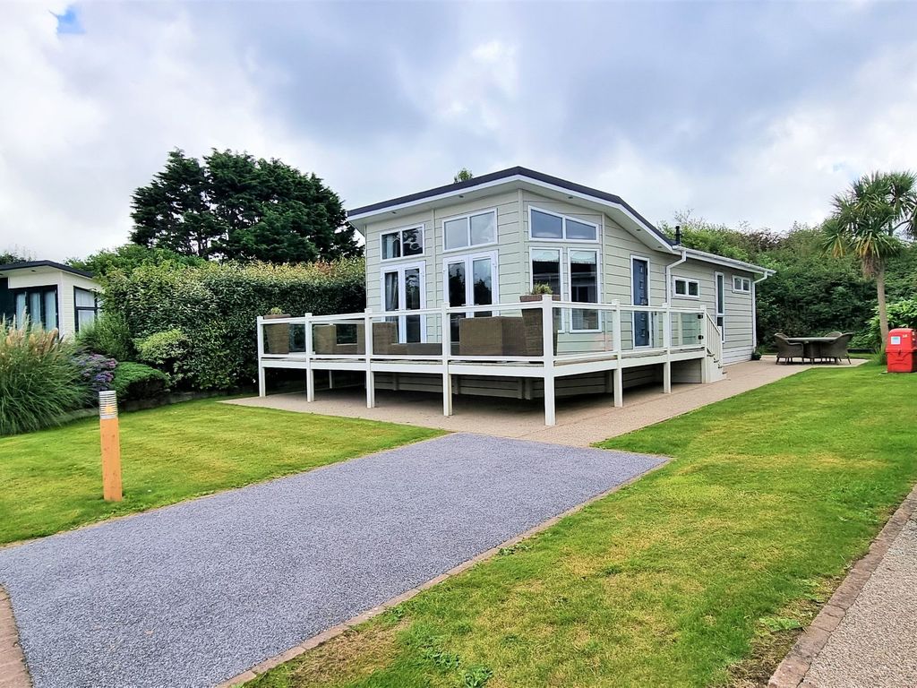 3 bed lodge for sale in Oyster Bay Holiday Homes Park, Halt Road