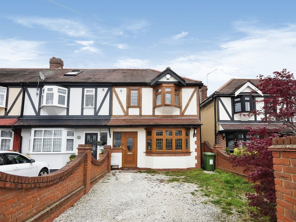 3 bed end terrace house for sale in Bellevue Road, Collier Row, Romford