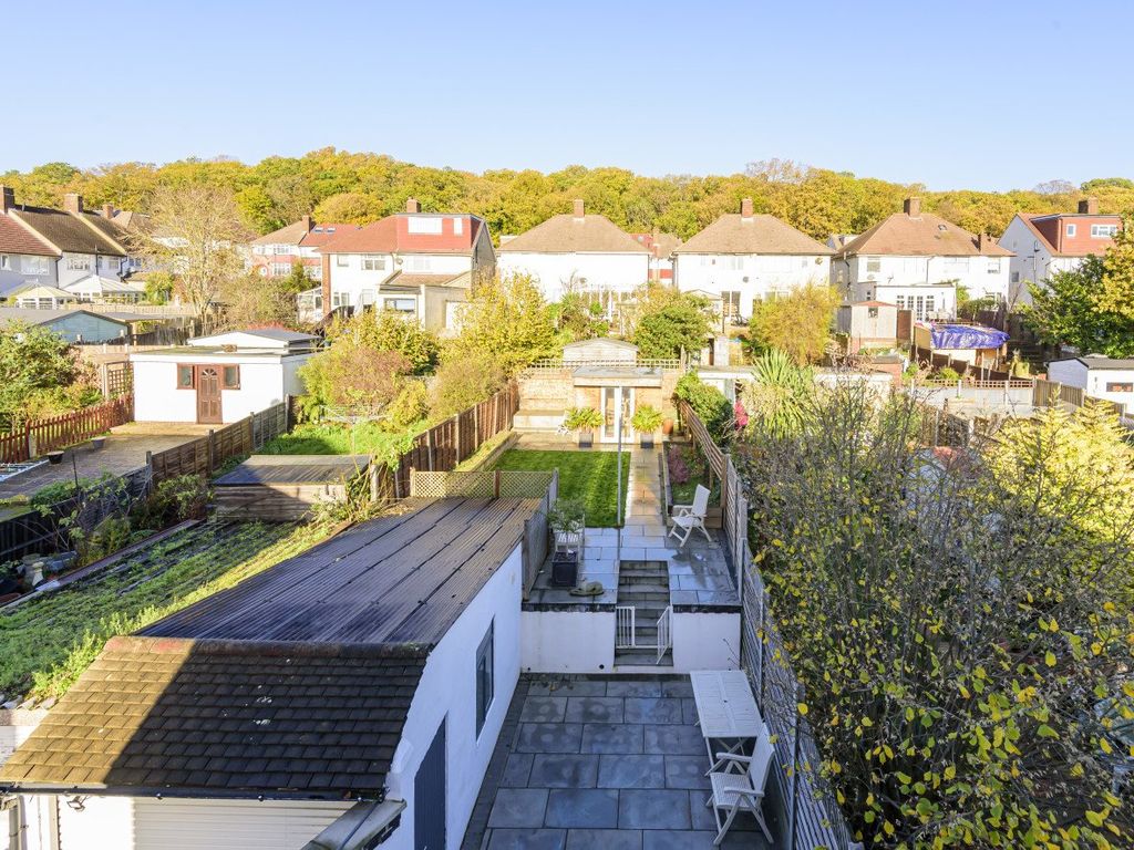 4 bed semidetached house for sale in Dairsie Road, Eltham, London SE9