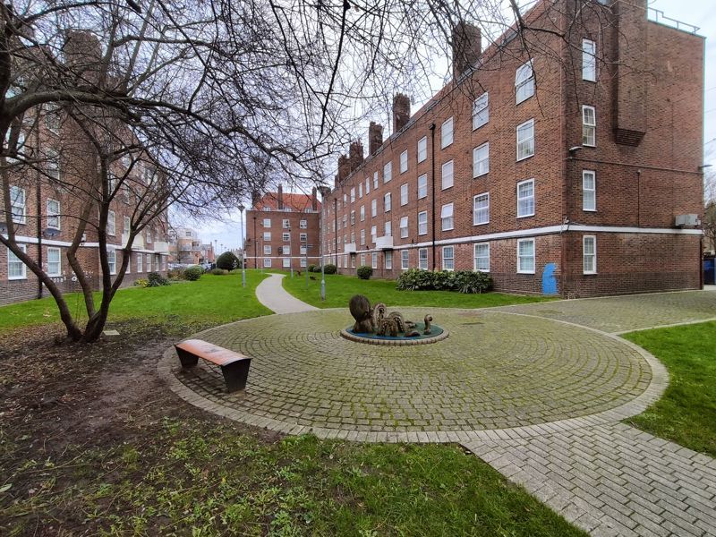1 bed flat for sale in Sidlaw House, Portland Avenue N16, £330,000 Zoopla
