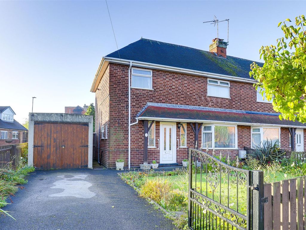 3 bed semidetached house for sale in Perlethorpe Drive, Hucknall