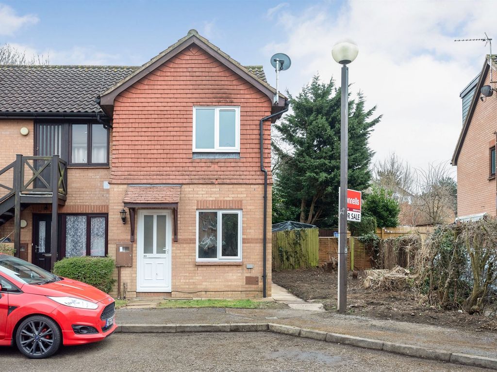 2 bed end terrace house for sale in Pettingrew Close, Walnut Tree