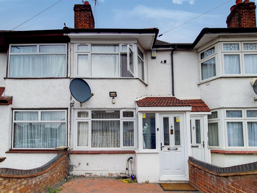 2 bed terraced house for sale in Brierley Avenue, London N9, £400,000