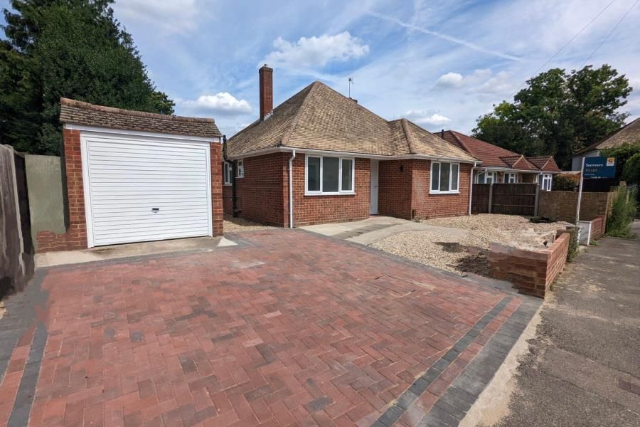 3 bed bungalow to rent in Birchfield Close, Addlestone KT15 Zoopla