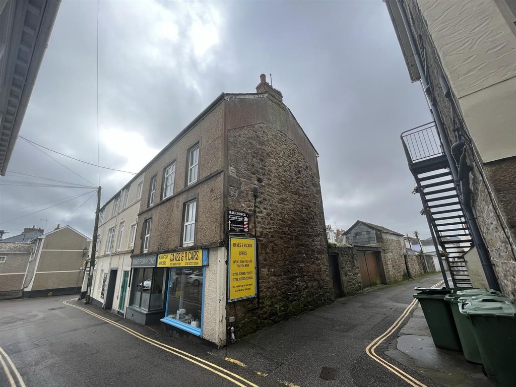 2 bed flat to rent in Union Street, Penzance TR18 Zoopla