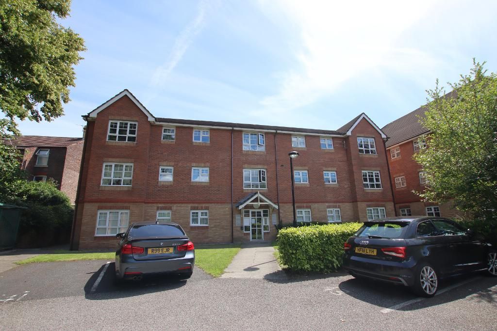 3 bed flat to rent in Bethel Grove, Sefton Park, Liverpool L17, £995