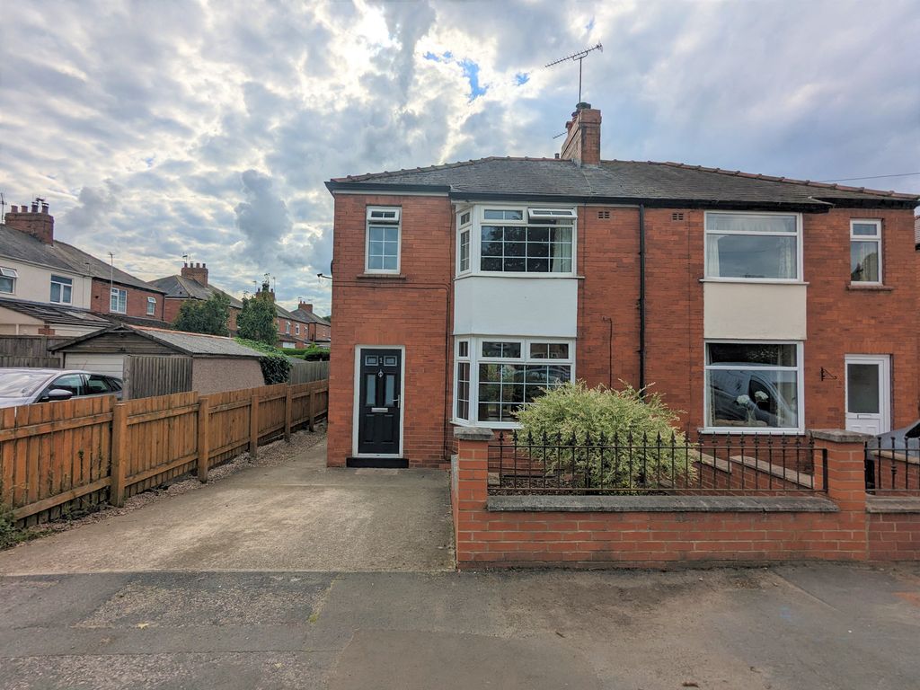 3 bed semidetached house to rent in Halfpenny Lane, Knaresborough