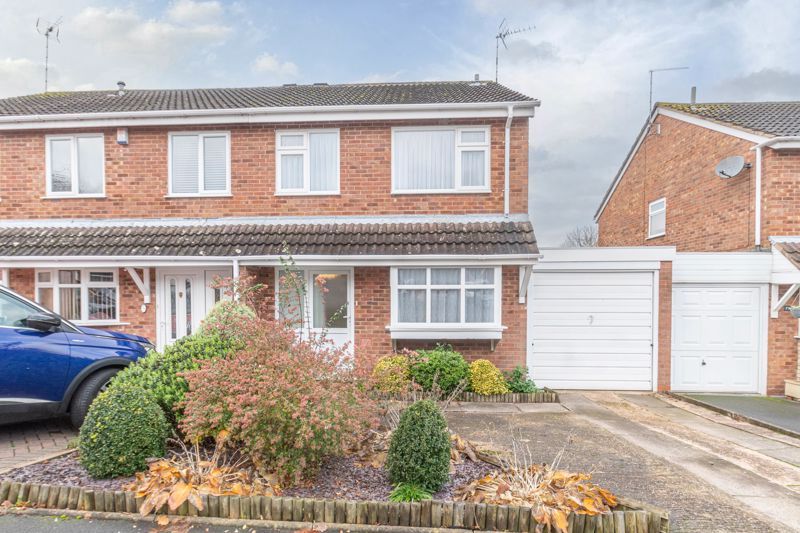 3 bed semidetached house for sale in Cheswick Close, Winyates Green