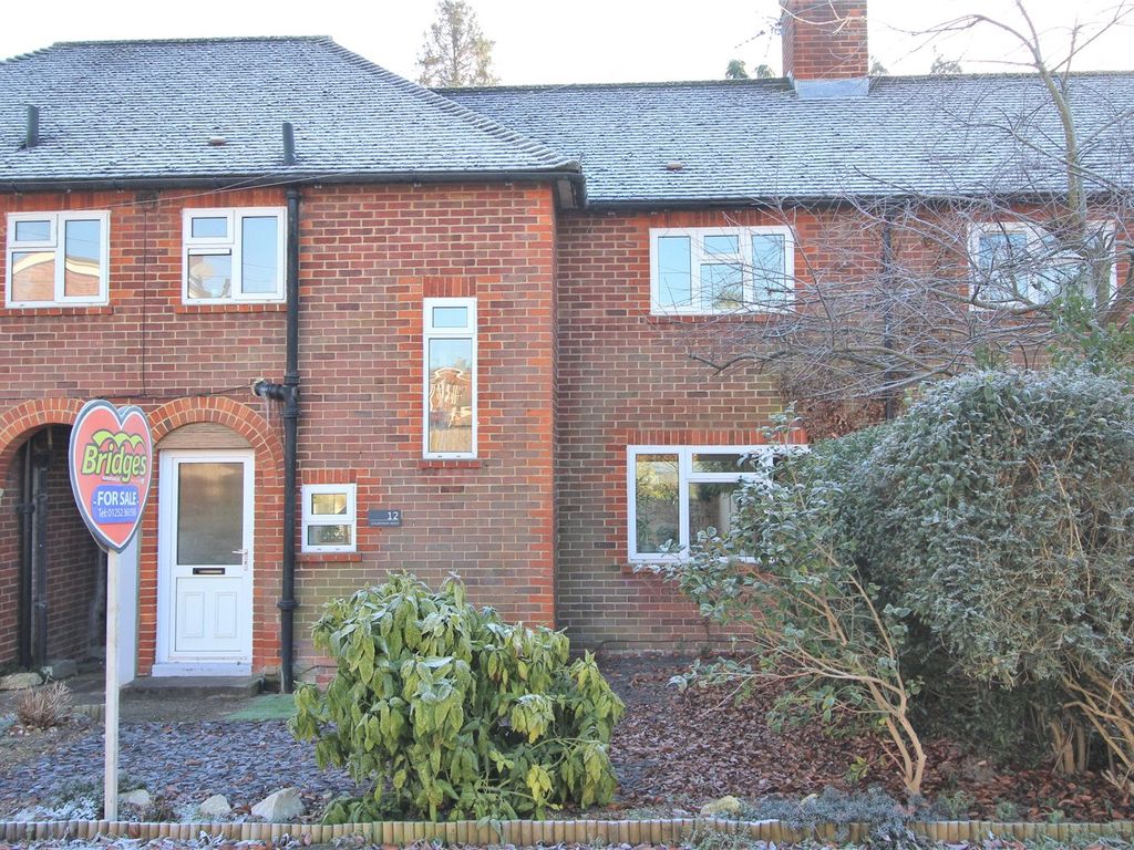 Courtenay Road, Farnham GU9  