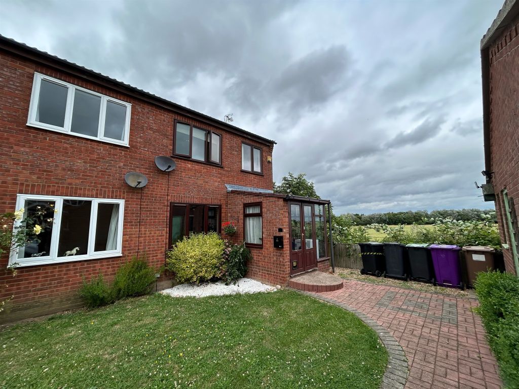 3 bed semidetached house for sale in Castle View, Walcott, Lincoln LN4