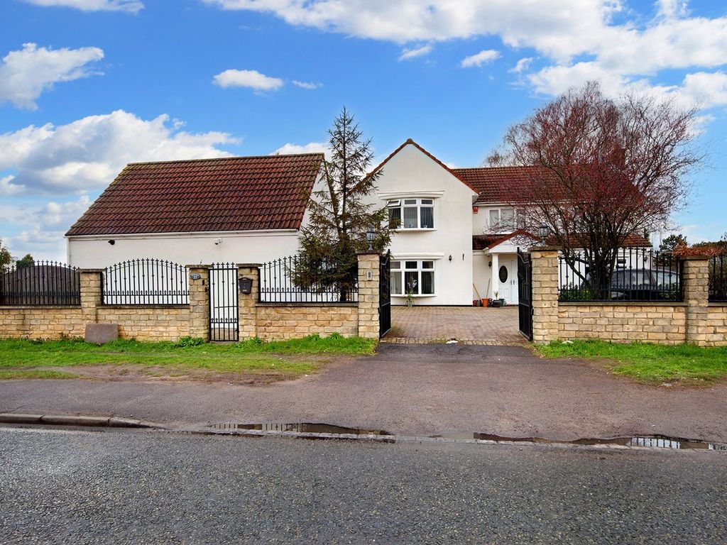4 bed detached house for sale in Gloucester Road, Almondsbury, Bristol