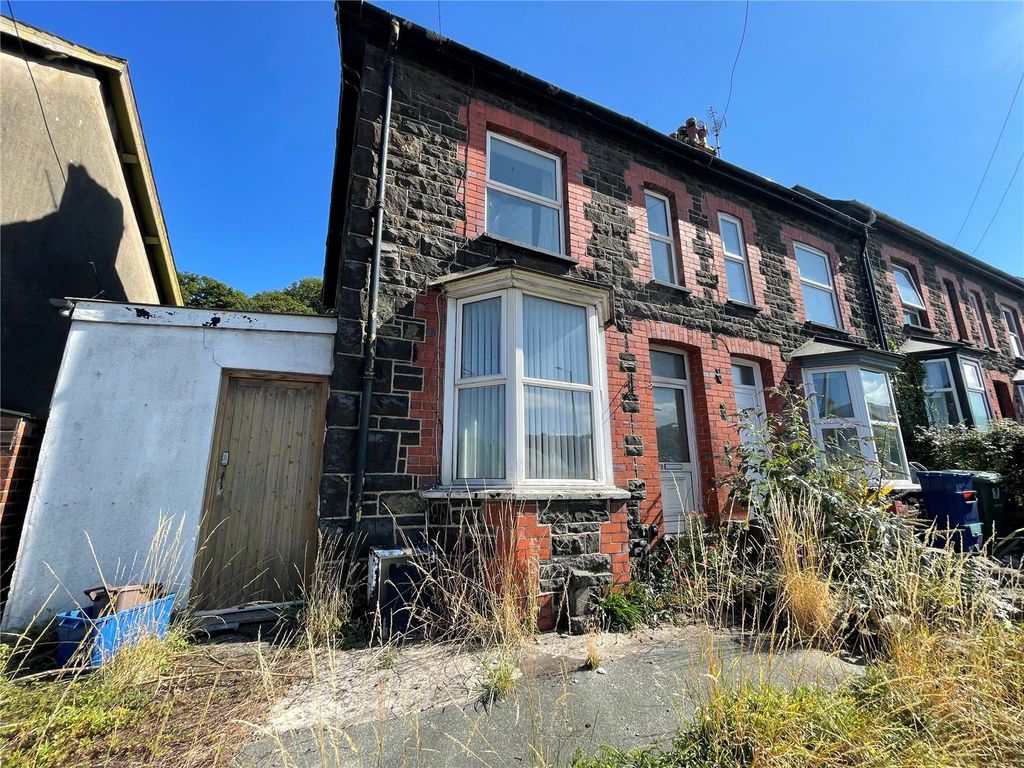 2 bed end terrace house for sale in Ffordd Caernarfon, Bangor