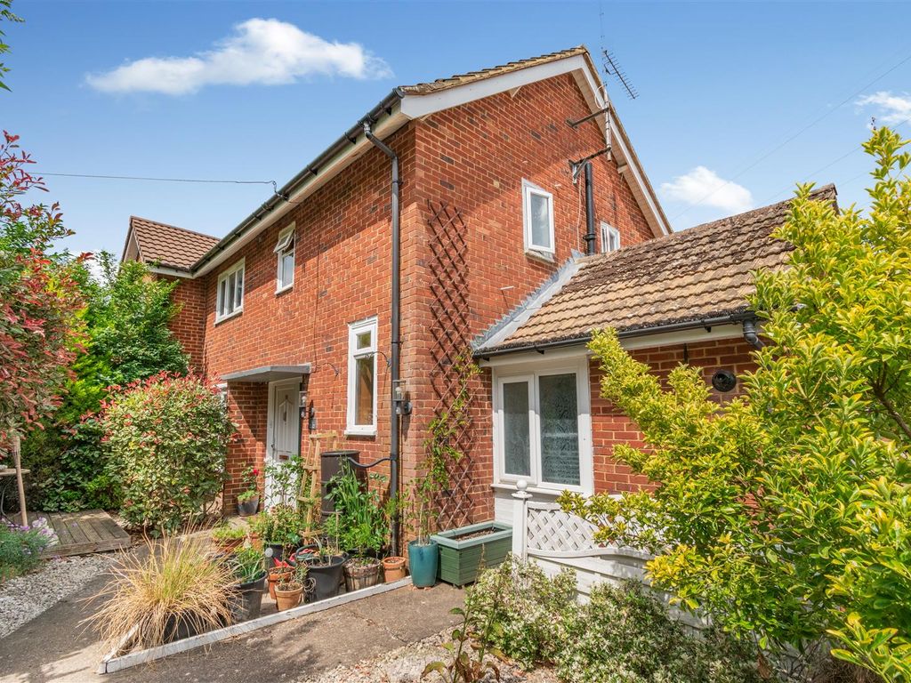 3 bed end terrace house for sale in Beech Road, East Malling, West