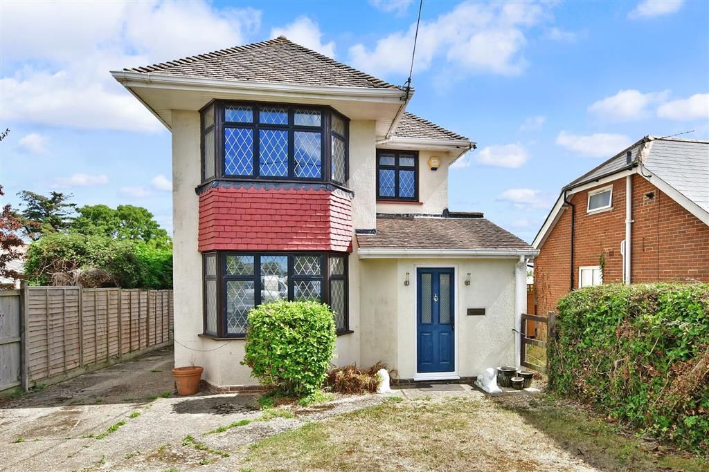 3 bed detached house for sale in Newport Road, Cowes, Isle Of Wight