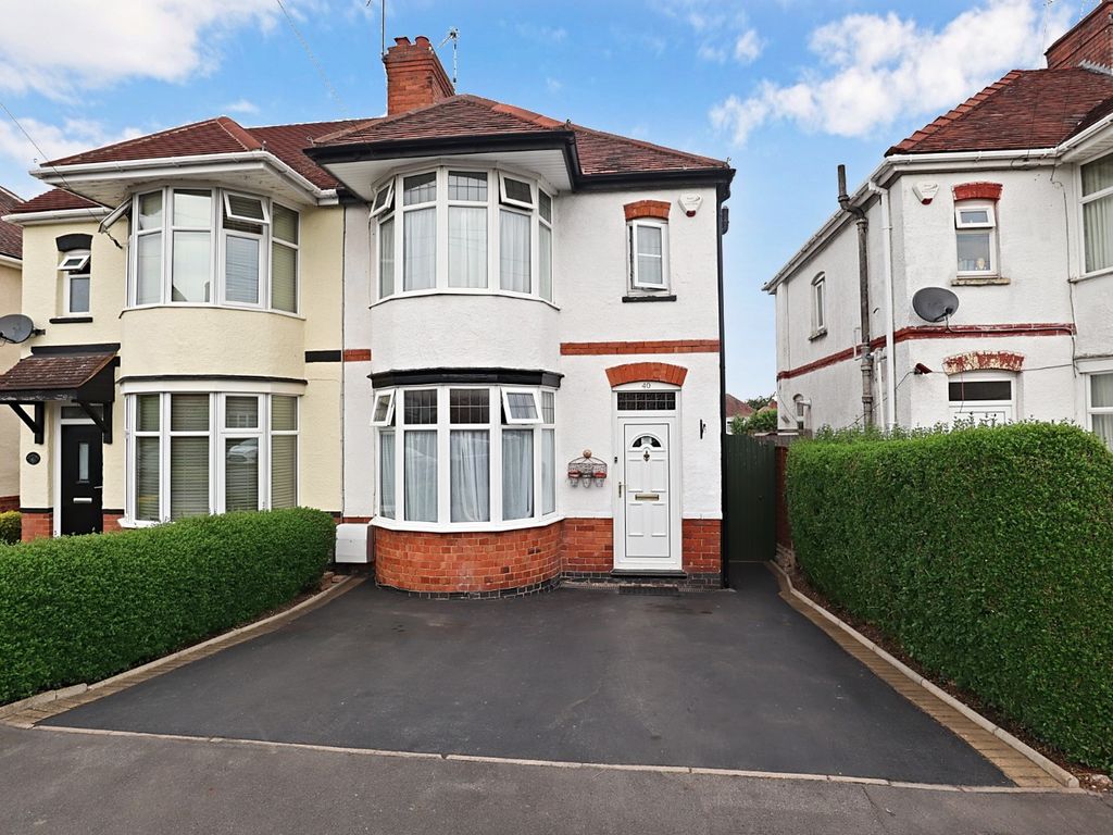 3 bed semidetached house for sale in Carisbrook Road, Weddington, Nuneaton CV10 Zoopla