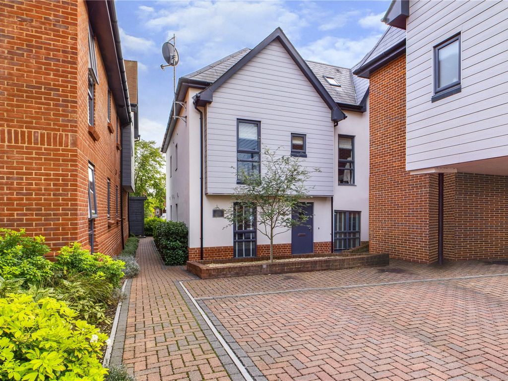 2 bed for sale in Francis Close, Thatcham, Berkshire RG18