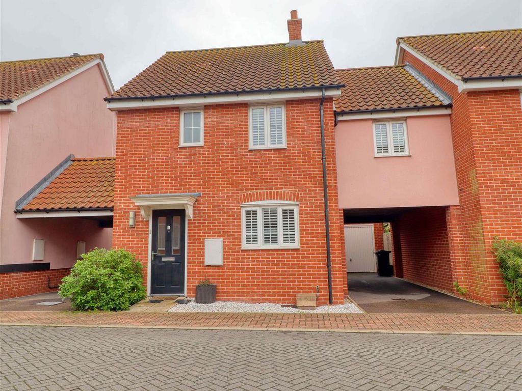 4 bed semidetached house for sale in Cross Road, ClactonOnSea CO16