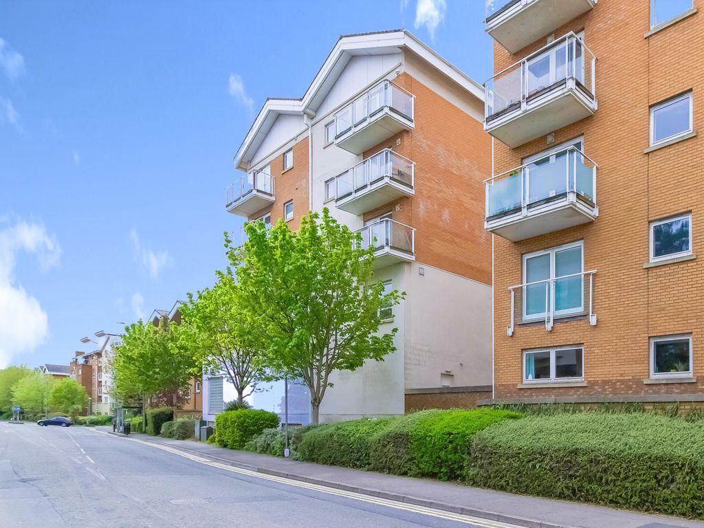 Lynton Court, Chandlery Way, Cardiff, Caerdydd CF10  