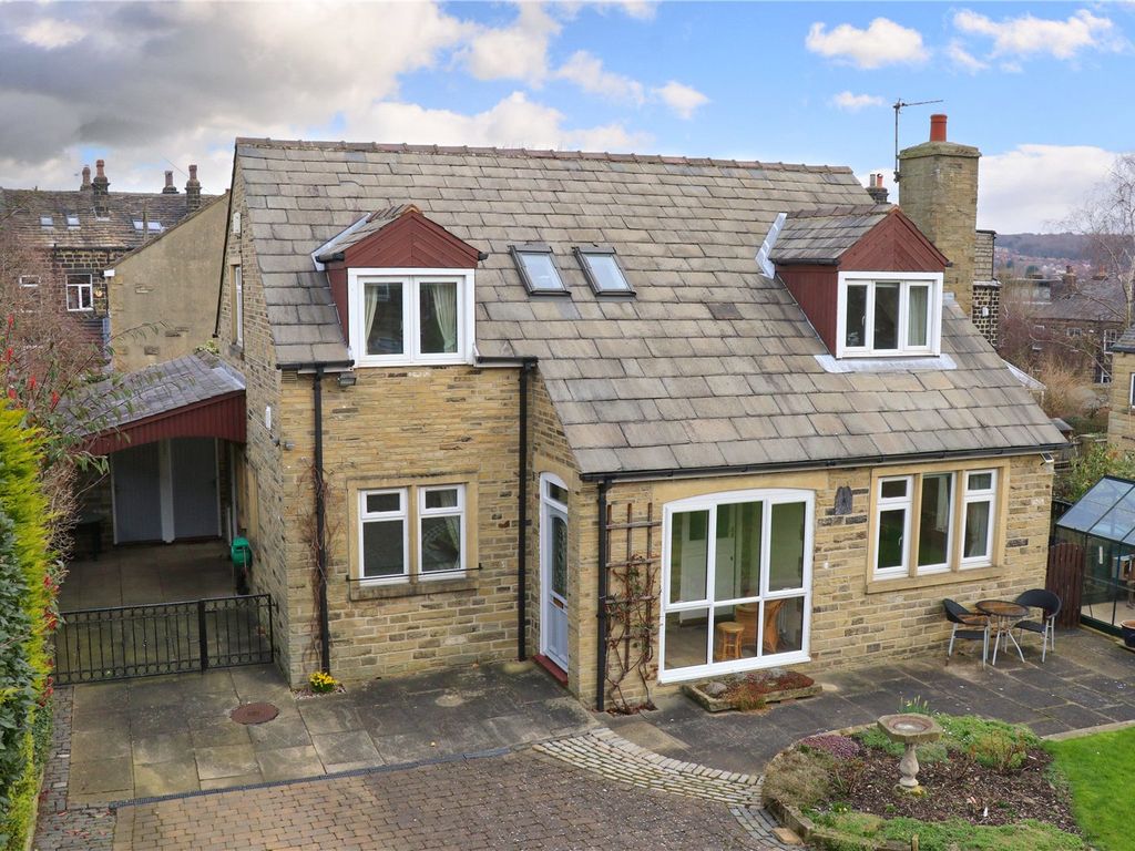 3 bed detached house for sale in Poets Place, Horsforth, Leeds, West