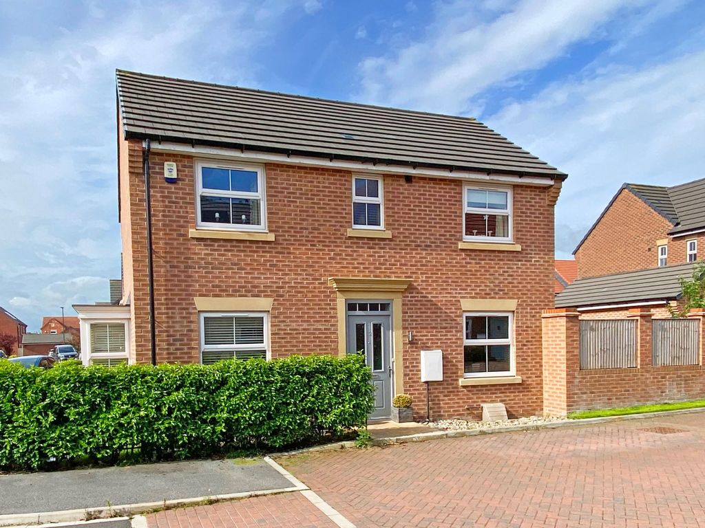 3 bed detached house for sale in Moorlands Fold, Killinghall, Harrogate