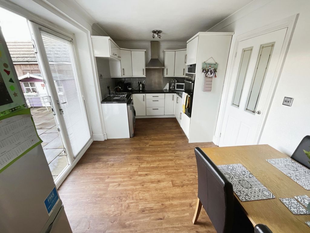 3 bed semidetached house for sale in Carus Avenue, Hoddlesden, Darwen