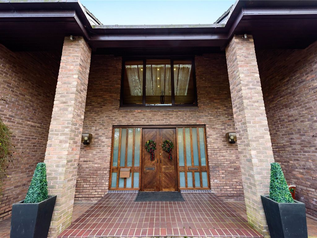 Wykeham Rise, Totteridge, London N20