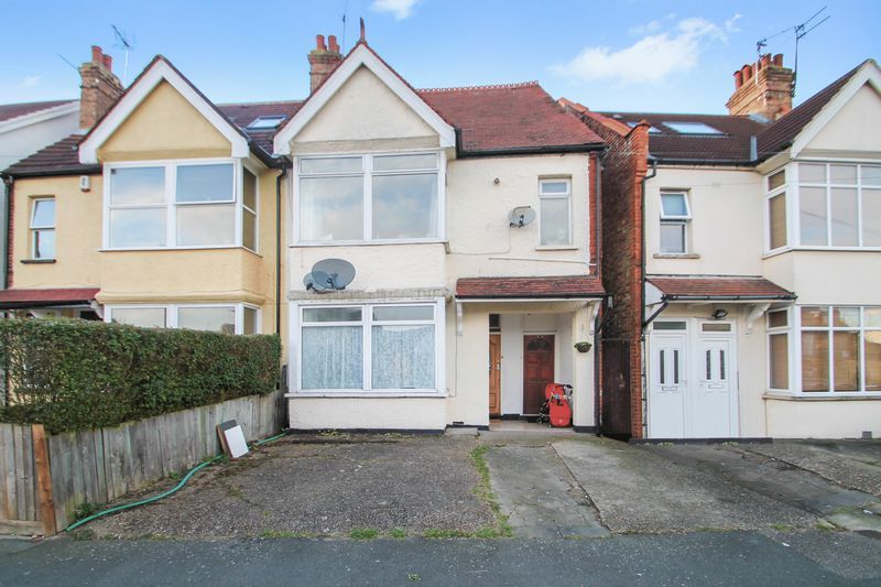 2 bed flat to rent in Welldon Crescent, HarrowOnTheHill, Harrow HA1