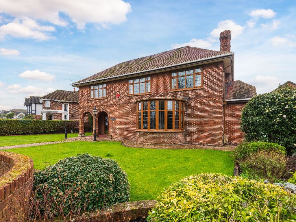 4 bed detached house for sale in Thurston Park, Whitstable CT5, £