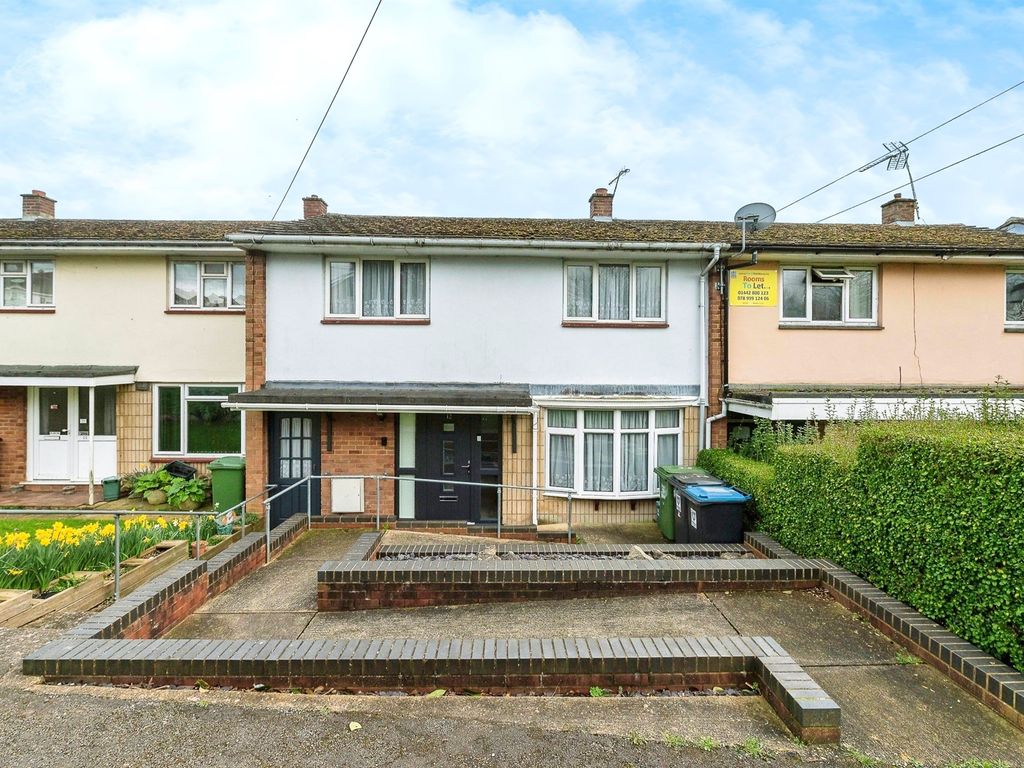 3 bed terraced house for sale in Wheelers Lane, Hemel Hempstead HP3, £