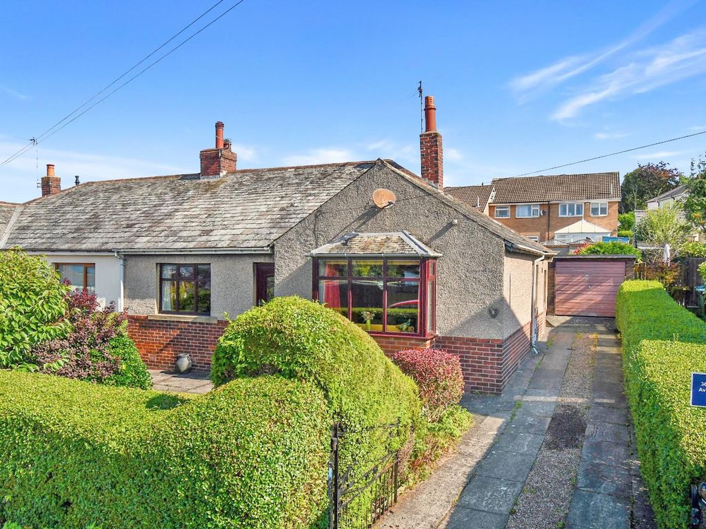 2 bed semidetached bungalow for sale in Ackworth Crescent, Yeadon