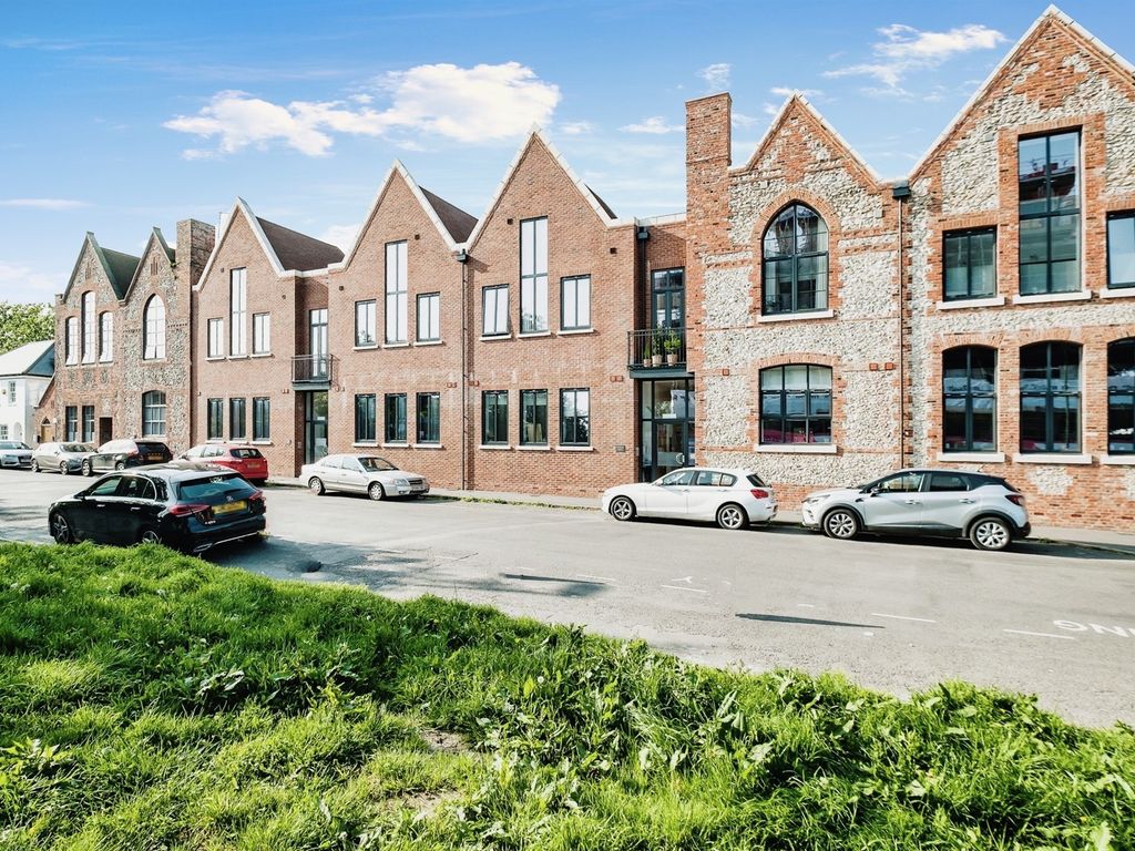 1 bed flat for sale in Ham Road, ShorehamBySea BN43 Zoopla