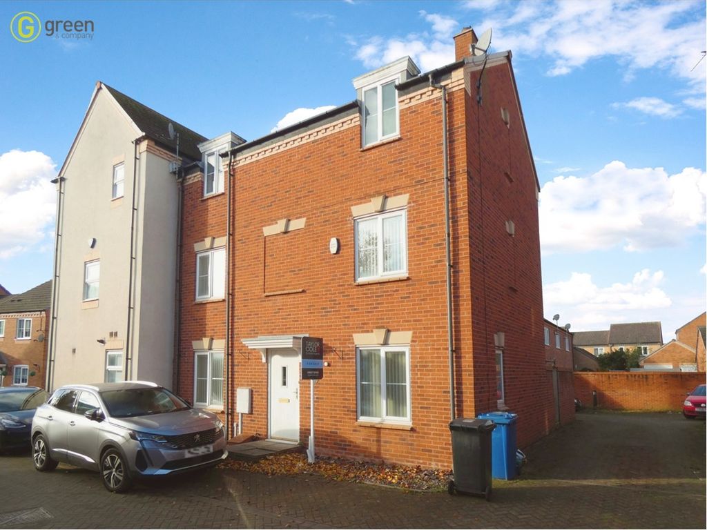 4 bed semidetached house for sale in Lagoon Road, Wilnecote, Tamworth