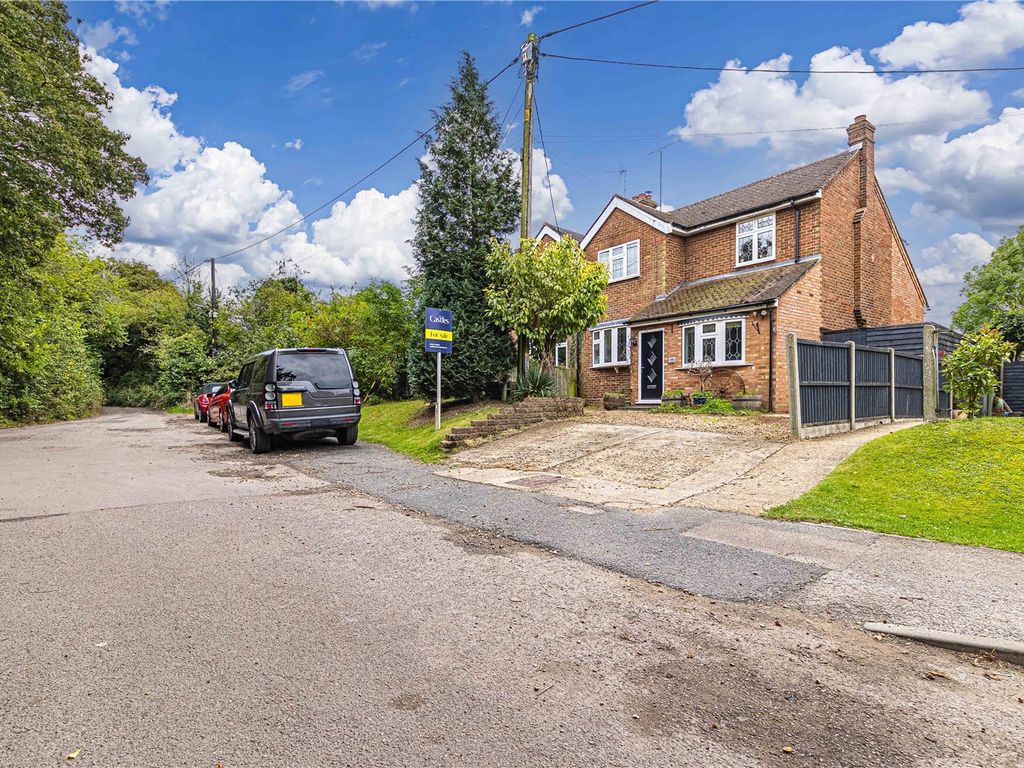 4 bed semidetached house for sale in School Lane, Eaton Bray, Central Bedfordshire LU6, £