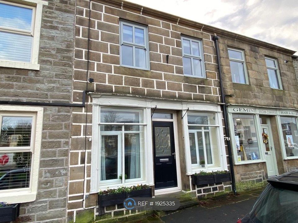 2 bed terraced house to rent in Church Street, Rawtenstall BB4, £895