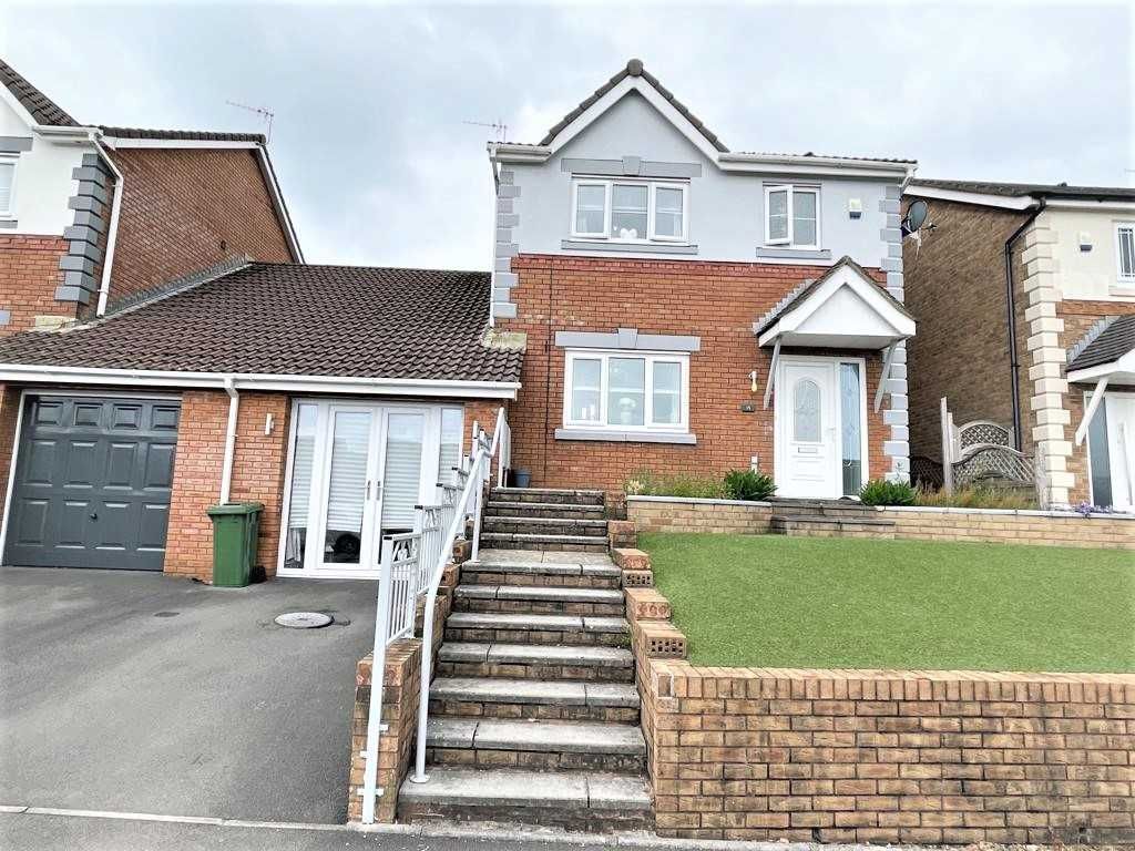 3 bed linkdetached house for sale in Gwern Heulog, Tonyrefail, Porth
