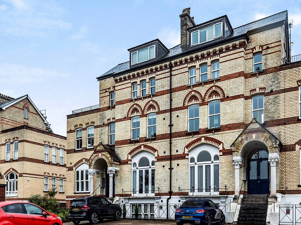 2 bed flat for sale in Cedar Court, 911 Fairmile, HenleyOnThames