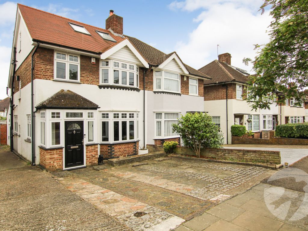 4 bed semidetached house for sale in Dumbreck Road, London SE9, £