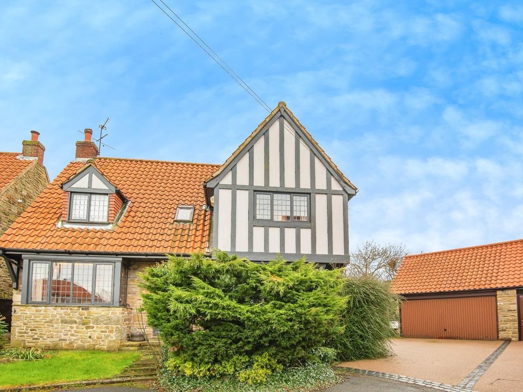 4 bed detached house for sale in The Paddocks, Cadeby, Doncaster DN5, £
