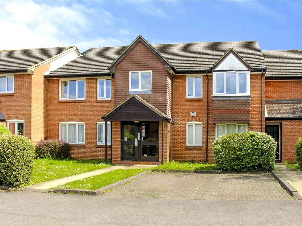 2 bed flat for sale in Portia Grove, Warfield, Berkshire RG42, £240,000
