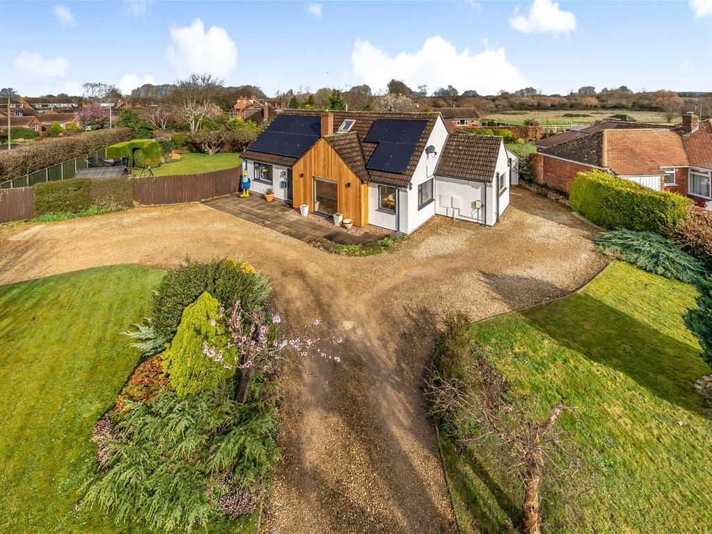 4 bed detached house for sale in Brookfield Road, Churchdown, Gloucester GL3, £700,000 Zoopla