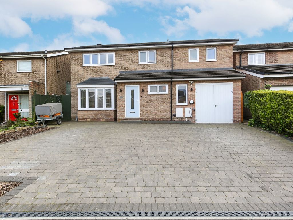 4 bed detached house for sale in Moorland View Road, Chesterfield S40