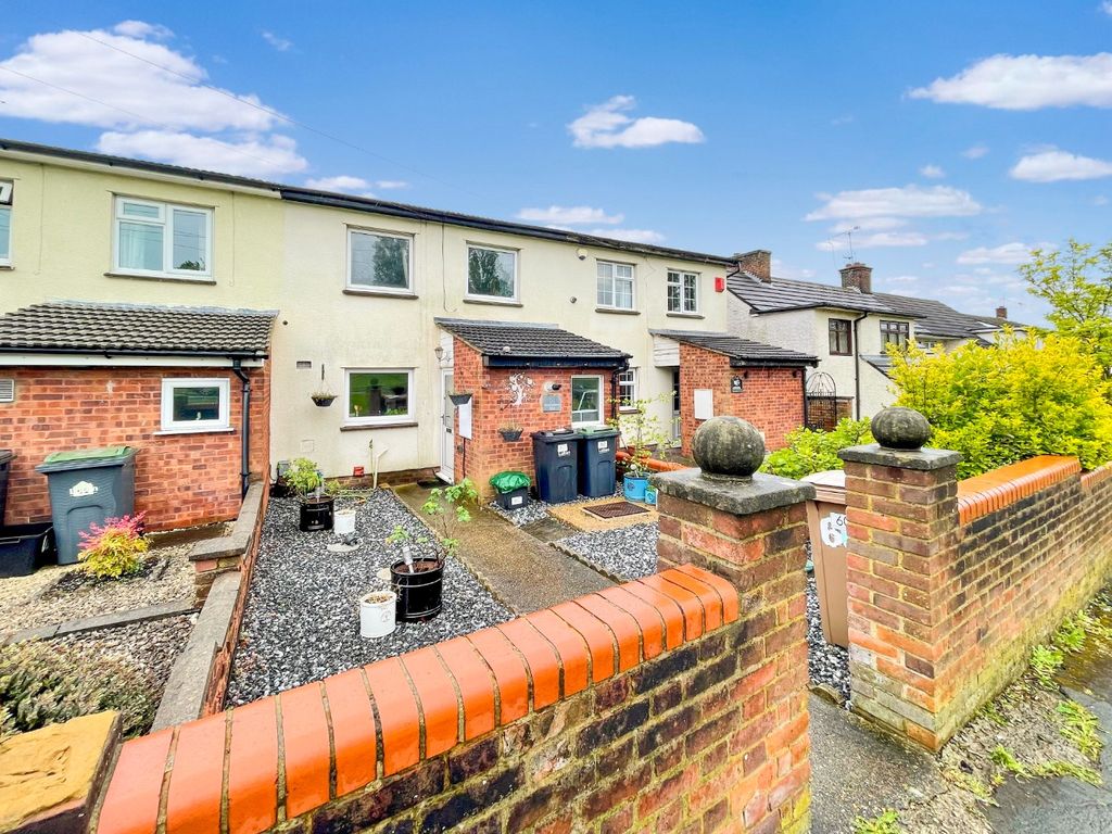 4 bed terraced house for sale in Bramingham Road, Luton, Bedfordshire