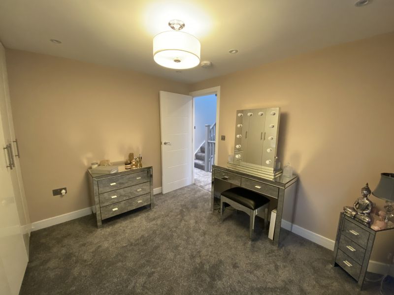 3 bed shared to rent in Broxbourne, 7Et, UK EN8, £950 pcm